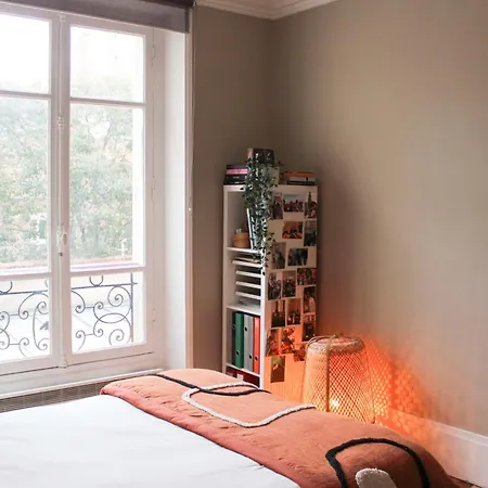 Beautiful Cocoon Near The Eiffel Tower